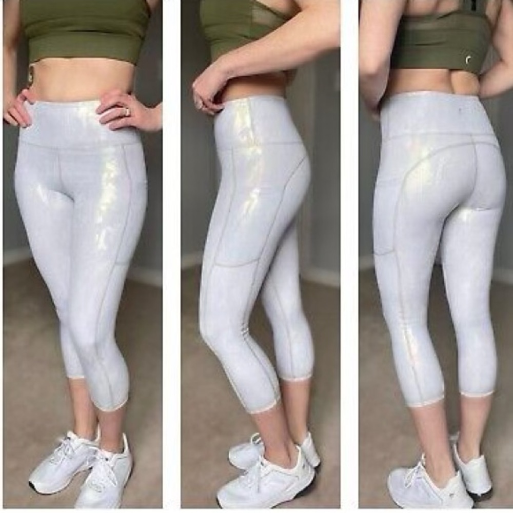 Zyia Light N Tight Silver Camo Metallic High Rise Capri Size 12‎
